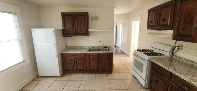 70-72 Windemere Street - 70-72 Windemere Street Apartment