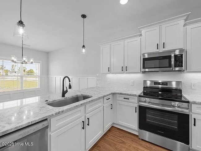 Building Photo - 4400 Laurel Ridge Dr