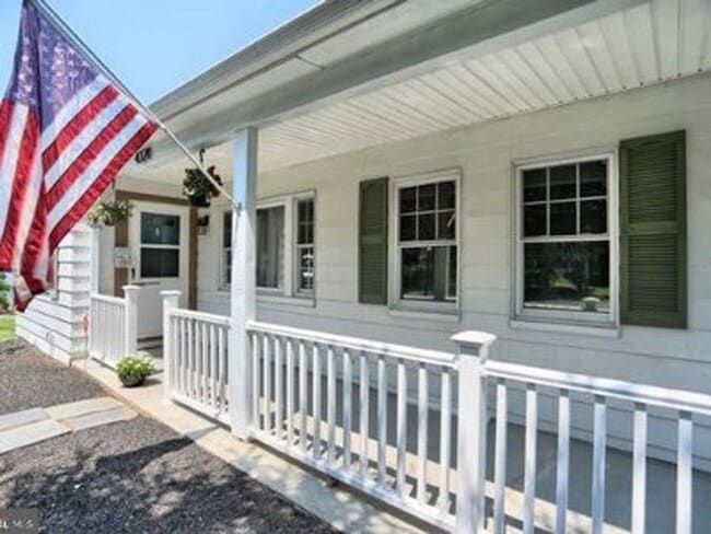 Building Photo - Colonial Park Ranch on half acre lot CD Sc...