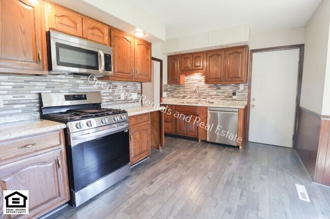 Foto del edificio - 3 Bedroom home in the heart of Auburn IN