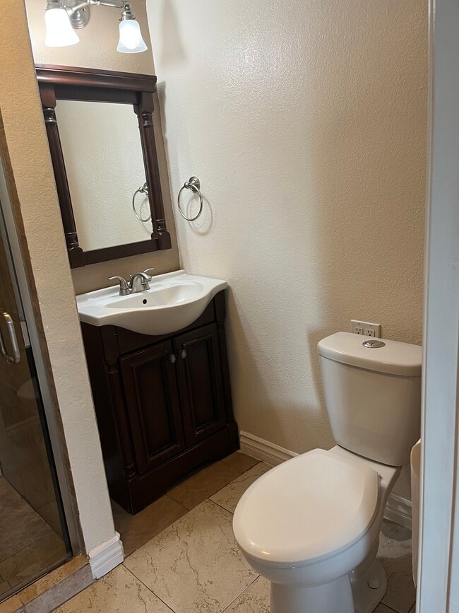 Building Photo - 521 Island Breeze Ln