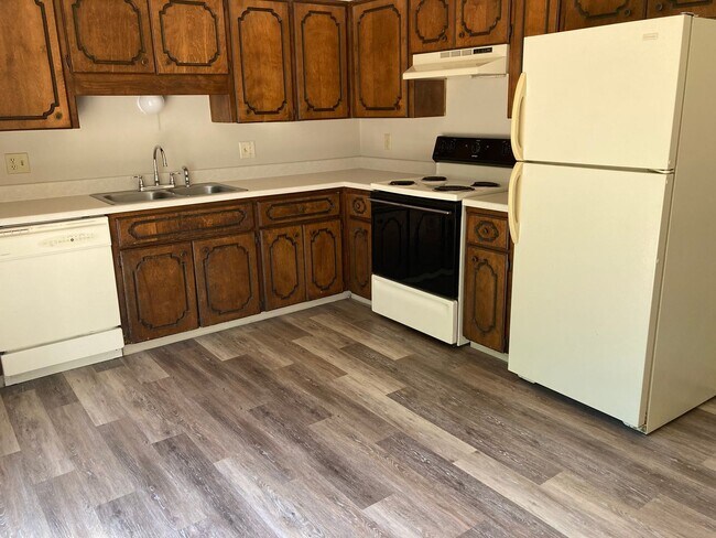 Foto del edificio - 611 Hickory Hill Ln