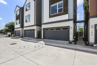 Building Photo - 1416 Waterloo Shore Ln