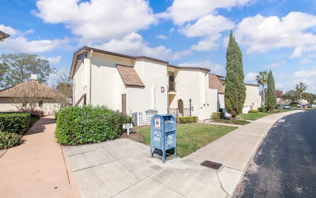 Building Photo - 600 Domenico Cir