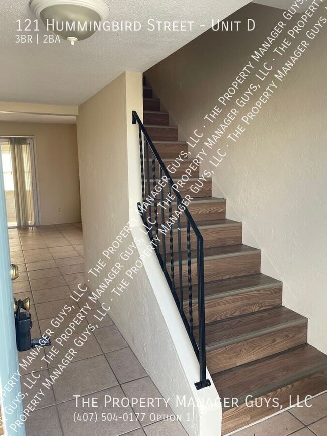 Building Photo - 121 Hummingbird St