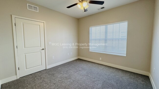 Building Photo - 5730 NE 80th Ter