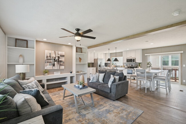 Building Photo - Fannin Meadows