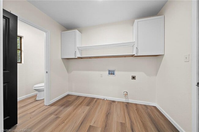 Building Photo - 4 bedroom Single Family home in Fianna Hils