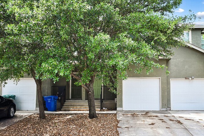 Building Photo - 3 Bed 2.5 Bath located at The Gardens at T...