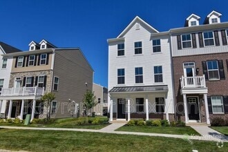 Building Photo - 4991 Franklin Cir