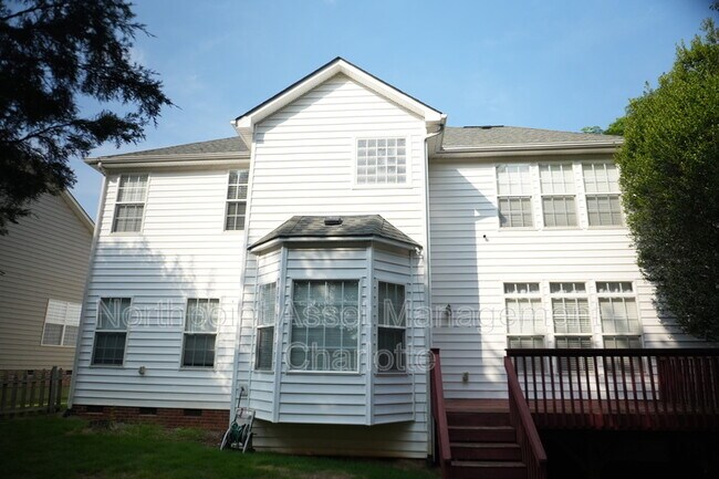 Foto del edificio - 404 Amersham Ln