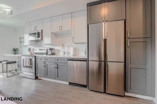 Building Photo - 210 E Green St