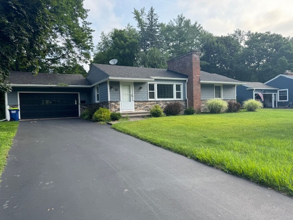 Primary Photo - 3 Bedroom, 2 Bath Ranch in Pittsford