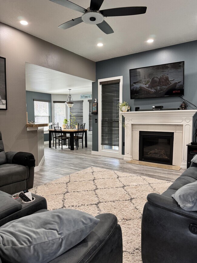 Building Photo - 4173 N Sorrel Pl