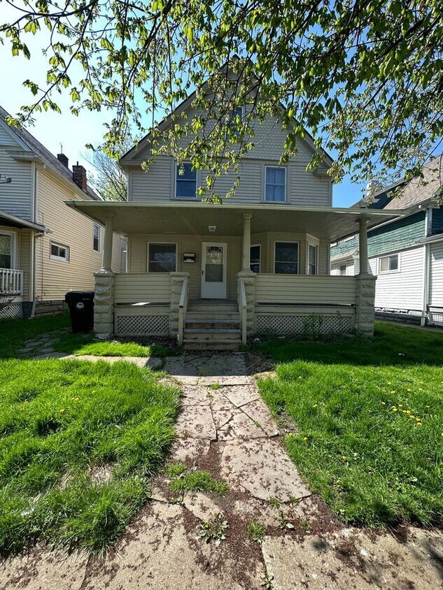 3315 Woodbridge Ave Unit Down, Cleveland, OH 44109 Condo for Rent in