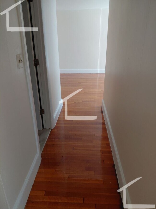 Foto del edificio - Great 2 bed 2 bathroom apartment available Now