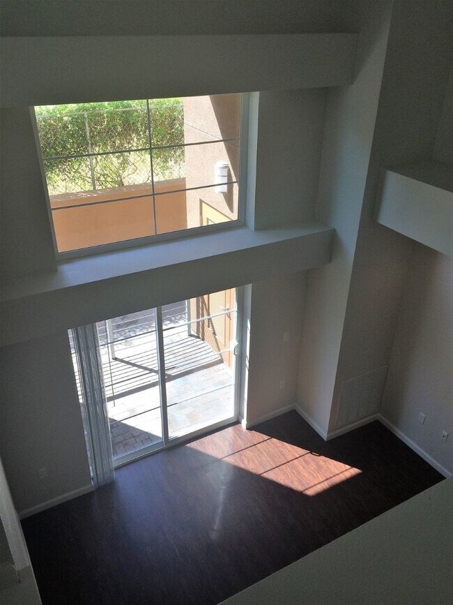 Interior Photo - Latitude 37