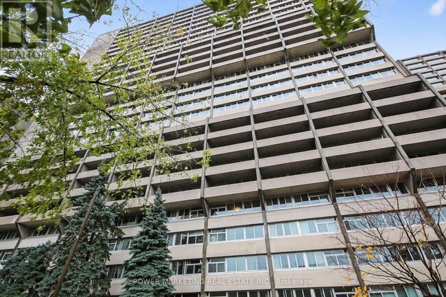 Photo du bâtiment - 500 Laurier Ave W