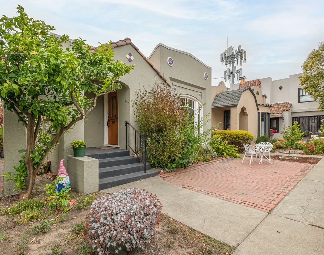 Foto principal - 2418 Marti Rae Ct