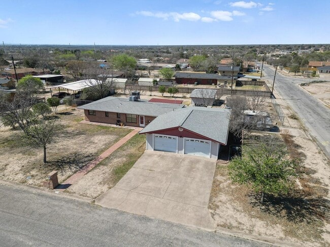 Building Photo - 208 N Broadview St