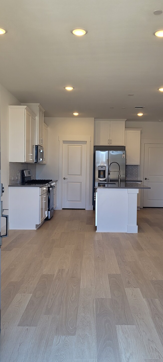 Building Photo - 4541 Lamplights Dr