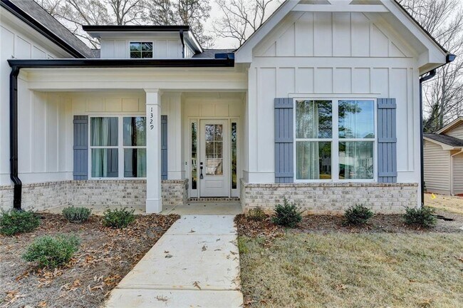 Foto del edificio - 1329 Davis St