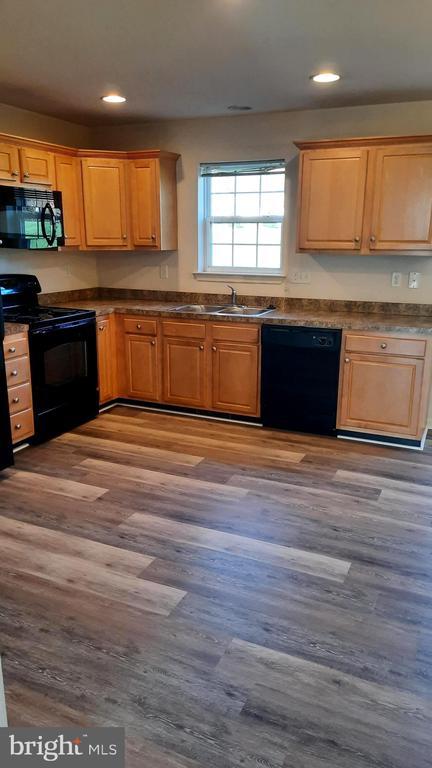 Foto del edificio - 2439 Newtown Dr