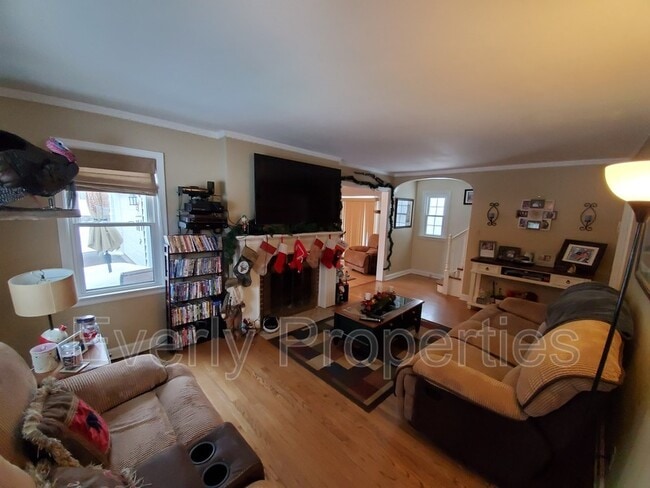 Building Photo - 475 N Lynnwood Ln