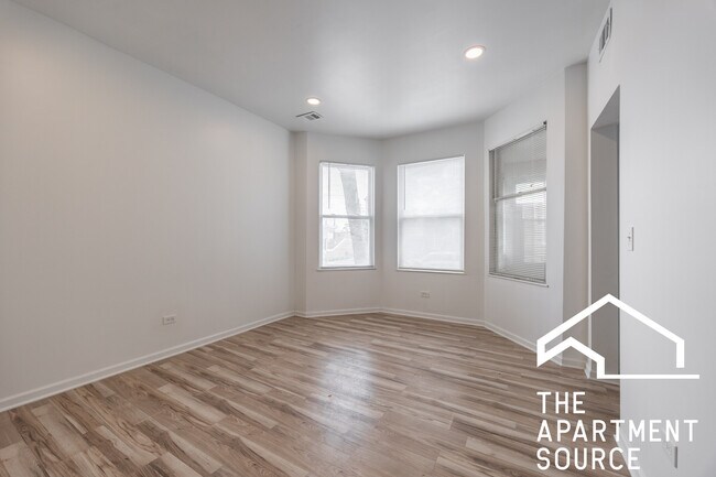Foto del edificio - 3140 N Kimball Ave