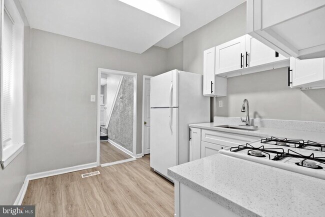 Foto del edificio - 2352 N Colorado St