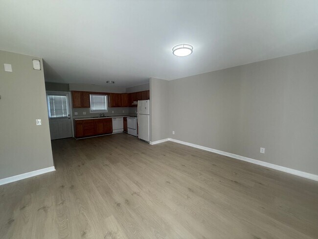 Foto del edificio - Two bedroom, 1 bath apartment in Burlington