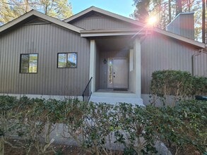 Building Photo - 5 Paddington Pl