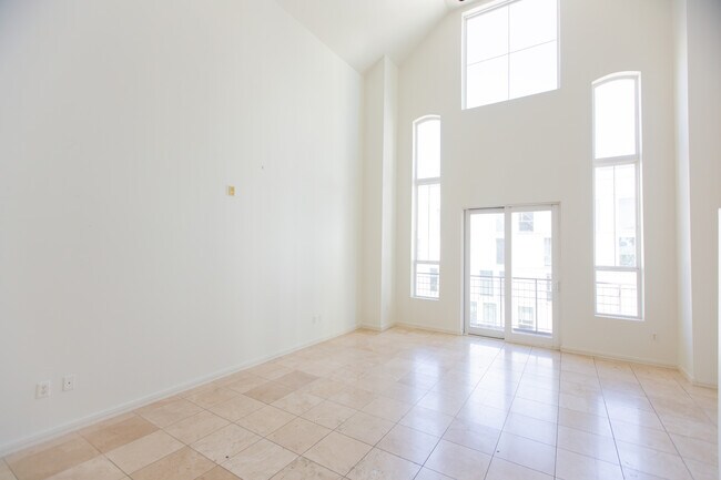 Living Room - 215 E McKinley St