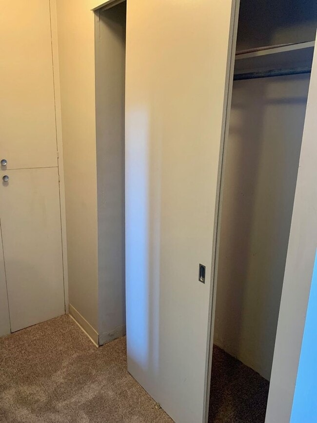 Building Photo - Charming Makiki Studio w/ Parking and in unit W/D $1600 AVAILABLE NOW