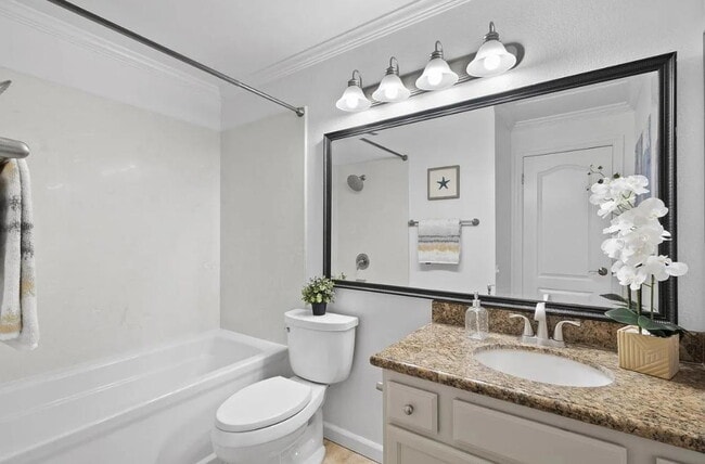Foto del edificio - "Chic 1-Bed Waterfront Apartment with Cent...