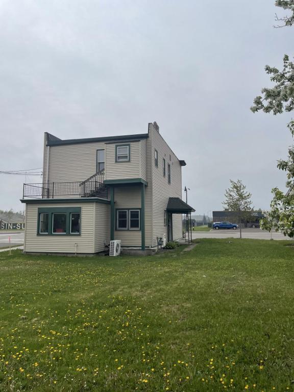 Building Photo - 601 Belknap St