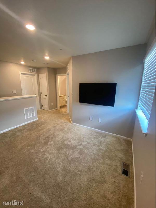 Building Photo - 1 br, 1 bath Townhome - 220 Tigercat Way