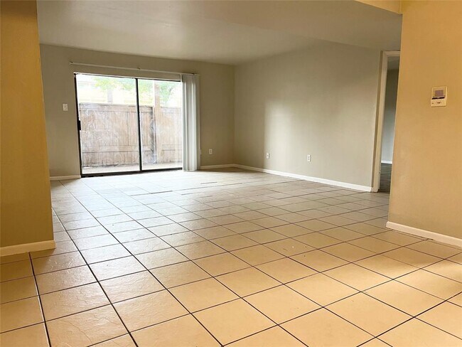 Foto del edificio - 8423 Hearth Dr