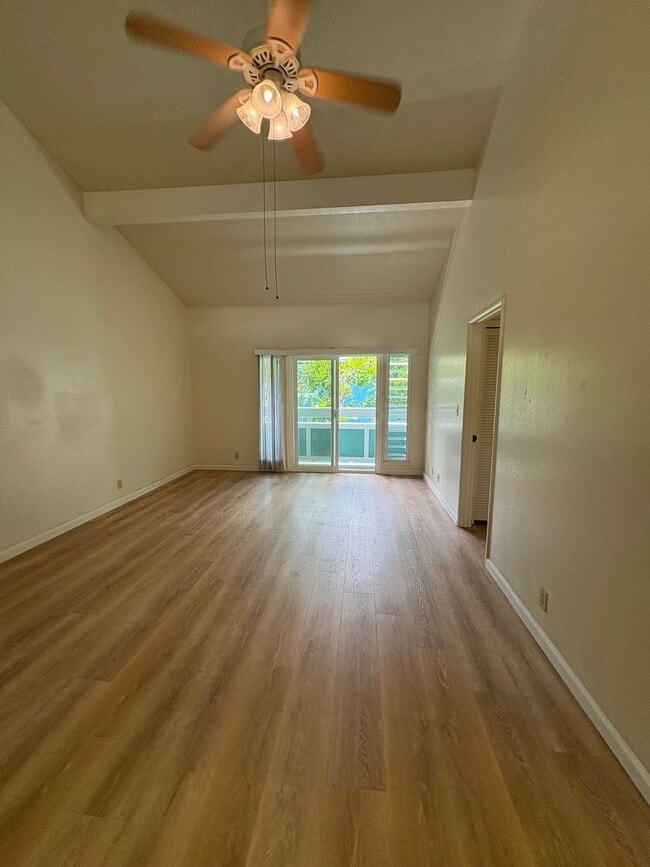 Building Photo - $3,000 / 2-BR / 2-BATH Townhouse with 1 pa...