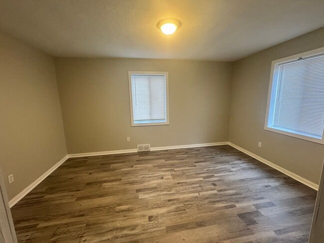 Foto del edificio - 1453 Harvard Blvd