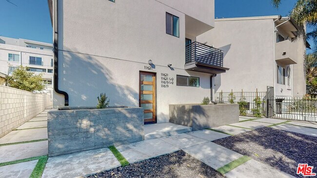 Building Photo - 11619 Ayres Ave