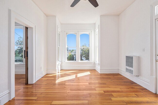 Foto del edificio - 1523 Willow St. #A - 1 bedroom | 1 bath | ...