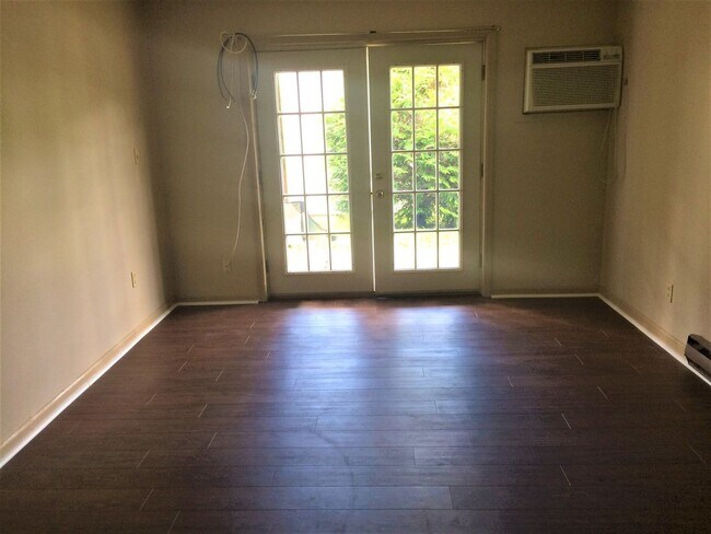 Foto del edificio - 2 Bedroom / 1 Bath Apartment Johnson City, TN