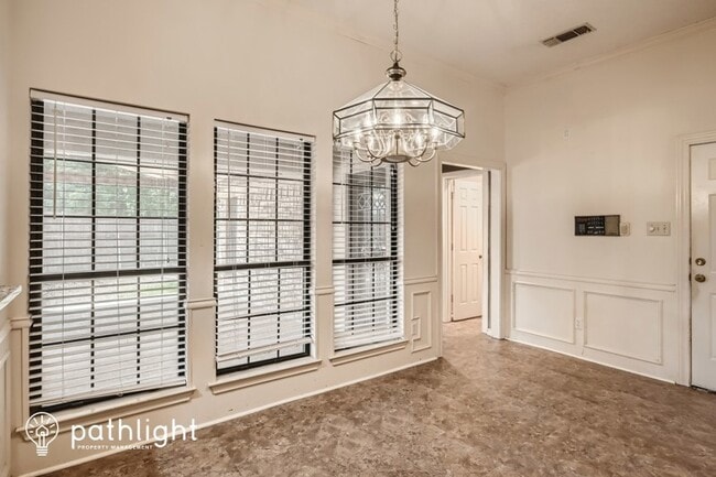 Building Photo - 830 Mill Creek Cir