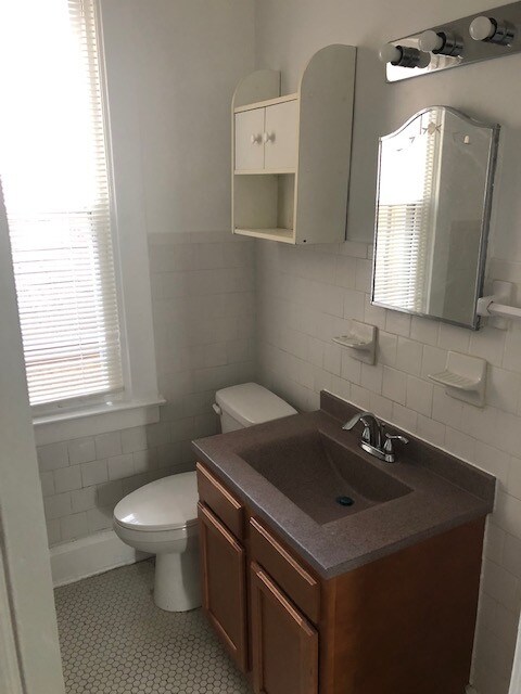 Building Photo - 4006 Belvieu Ave