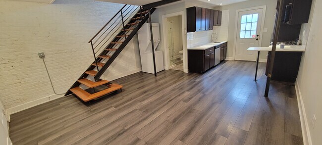 Foto del edificio - 2657 W Luther St