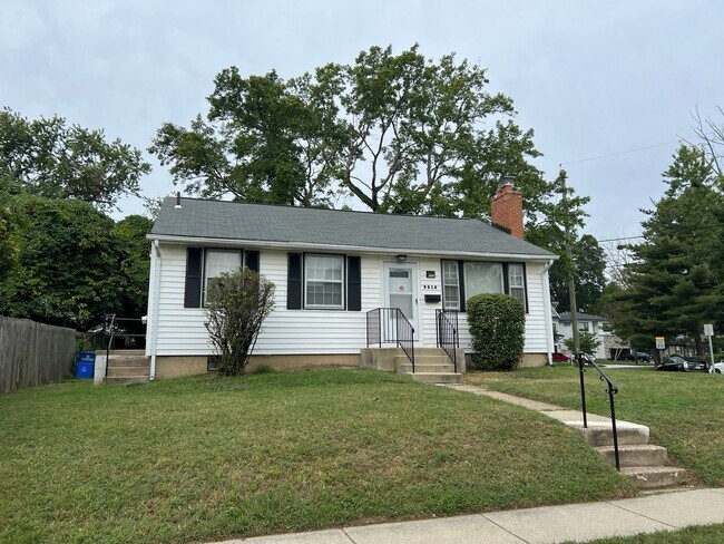 Wonderful Rambler Close to NIH, Walter Ree... - Wonderful Rambler Close to NIH, Walter Ree... House