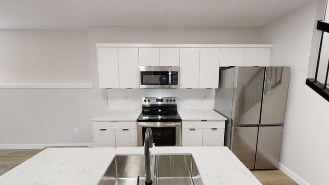 Building Photo - 10406-104129 129 Ave