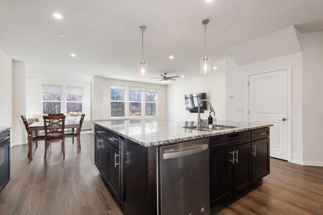 Foto del edificio - 143 Blanchard Ct