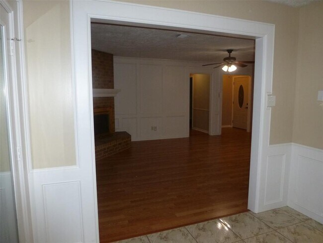 Building Photo - 6103 Denmark Dr